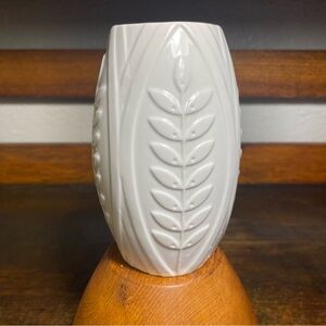 Jonathan Adler White Vase Leaf Relief Design 5.25" Marked Quiet Elegance